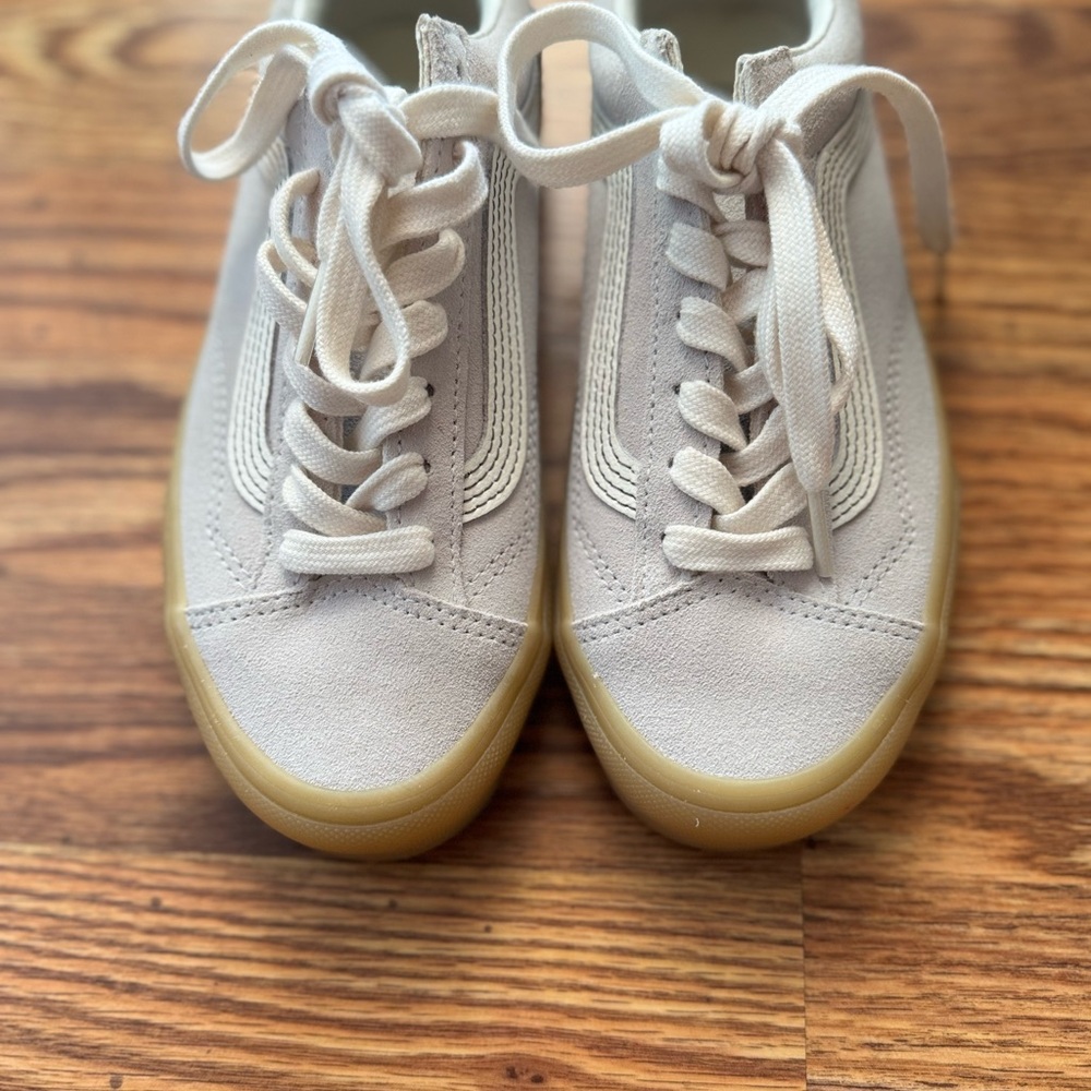 Women's Cream Sneakers